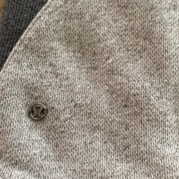 Lululemon Scuba Full Zip Hoodie (6) in excellent condition. Gray/Taupe - Picture 6 of 7